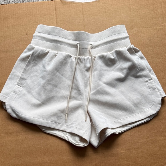 Old Navy Pants - Old Navy Women's Cream Athletic Shorts